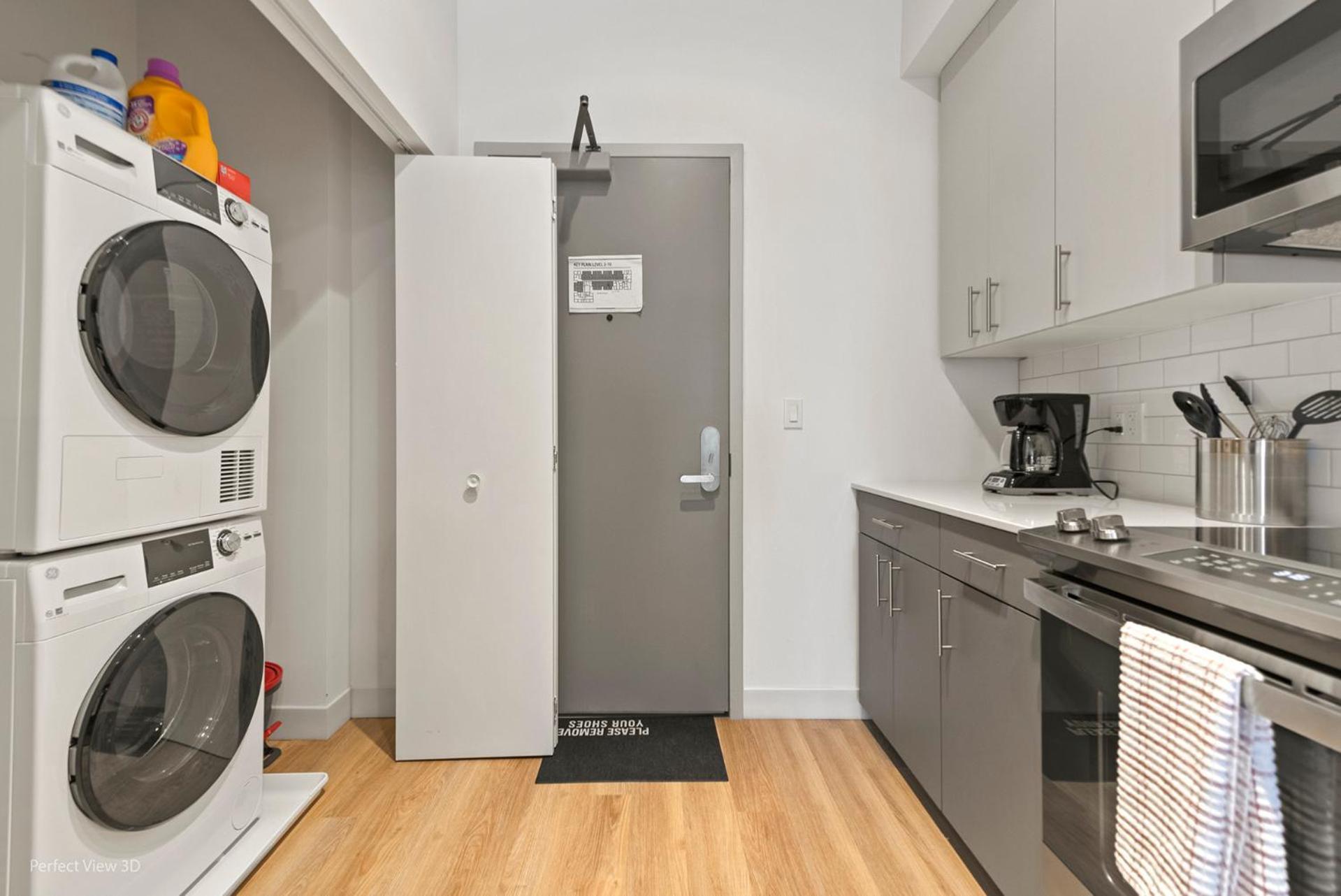 Living Grand 4 Bedroom By Lincoln Park Apartment Chicago