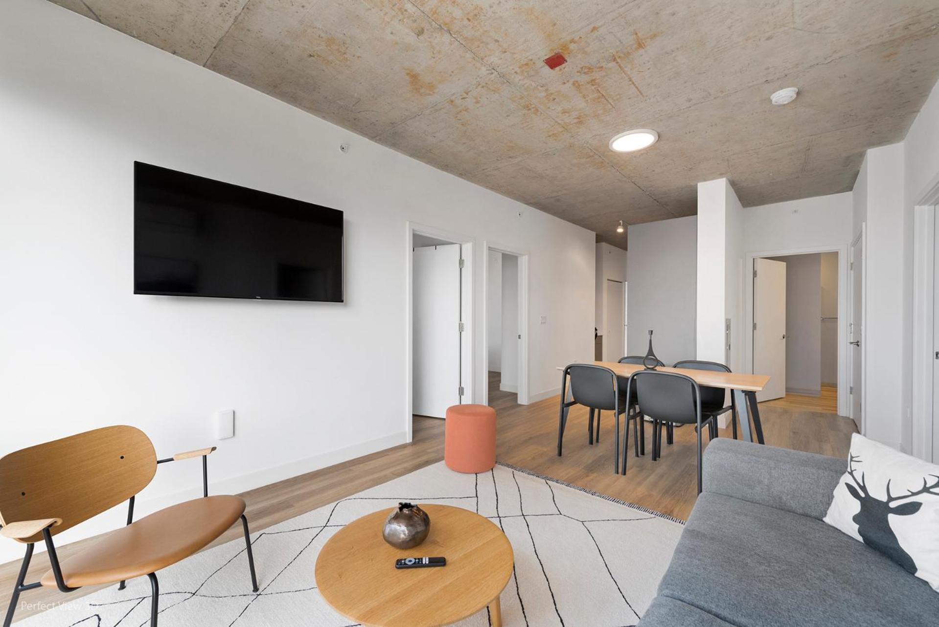 Living Grand 4 Bedroom By Lincoln Park Apartment