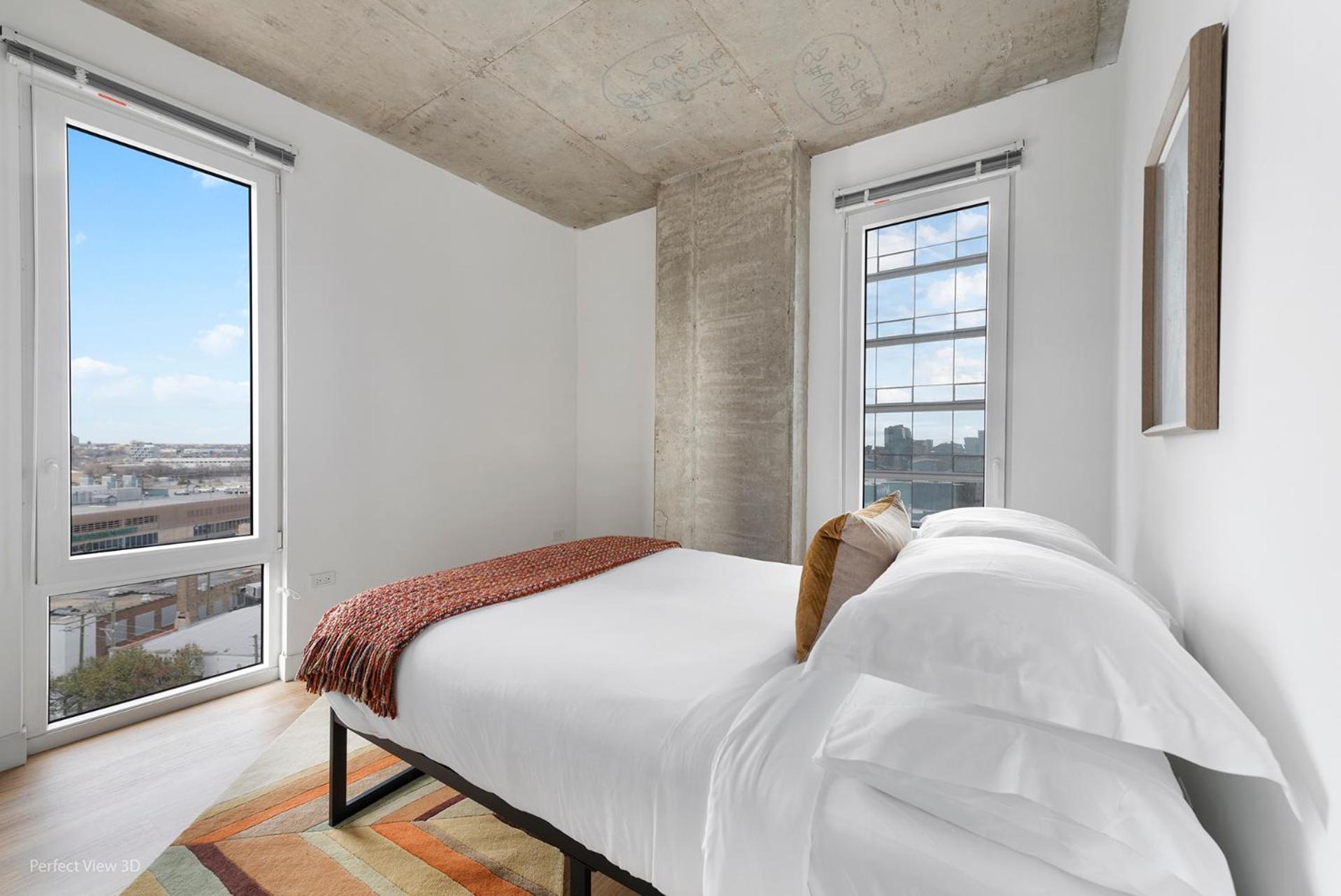 Living Grand 4 Bedroom By Lincoln Park Apartment *