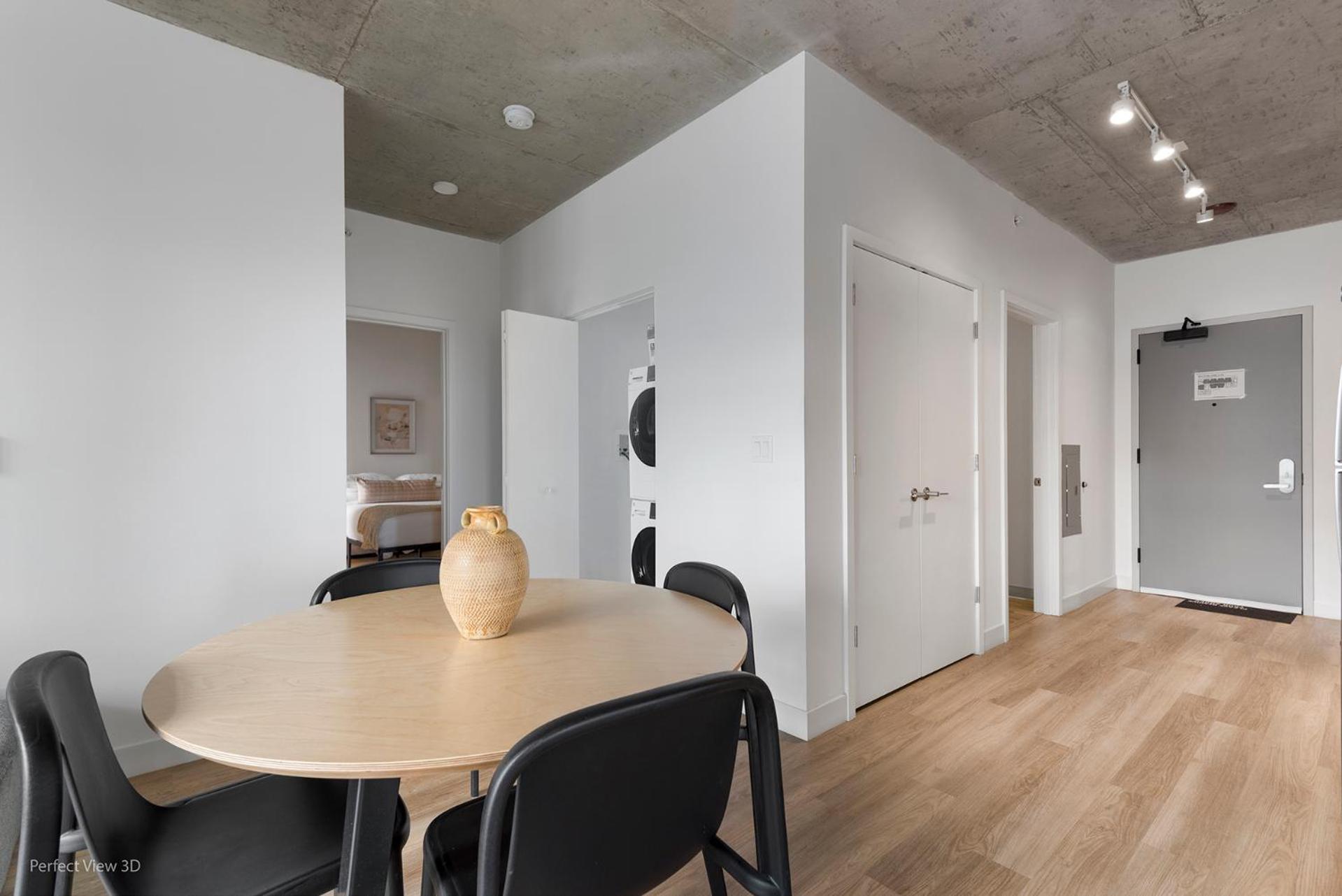 Apartment Living Grand 4 Bedroom By Lincoln Park