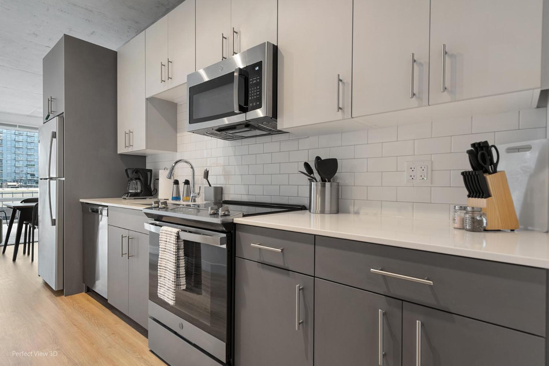Living Grand 4 Bedroom By Lincoln Park Apartment