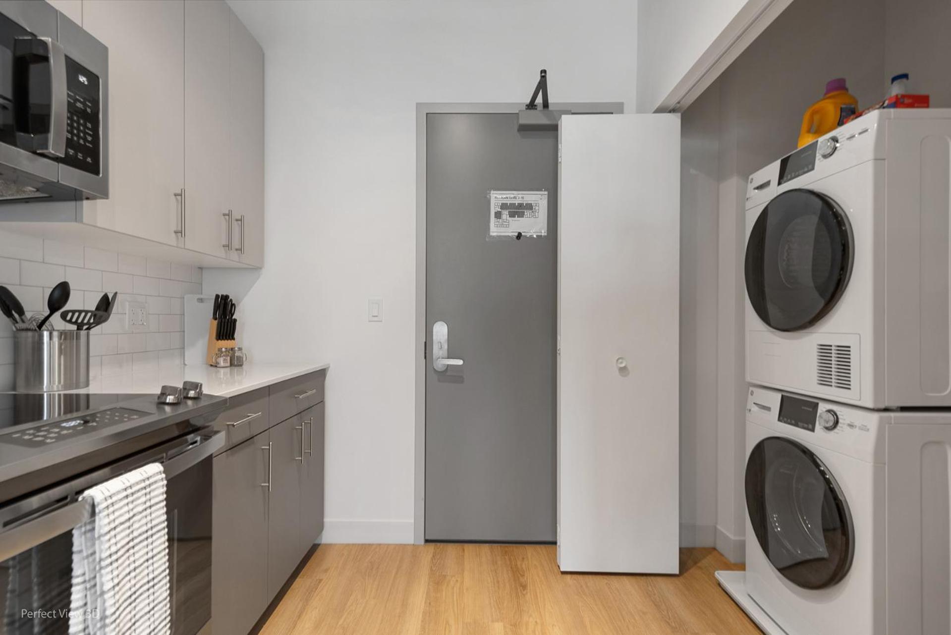Apartment Living Grand 4 Bedroom By Lincoln Park *