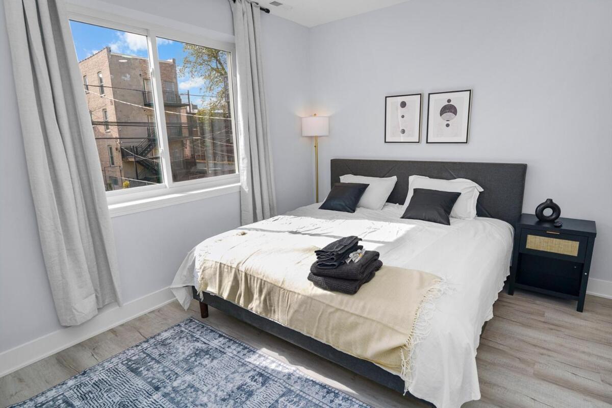 Pilsen Art Center Family Friendly 3br Retreat With Free Parking Near Medical District, Douglas Park And Illinois