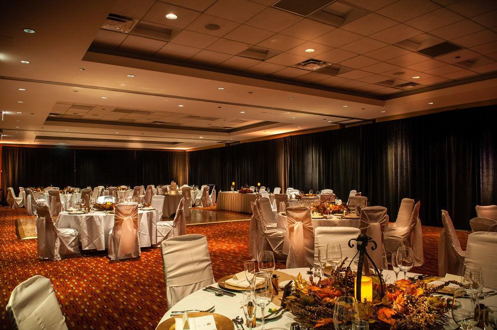 Courtyard Downtown/magnificent Mile Hotel 4*