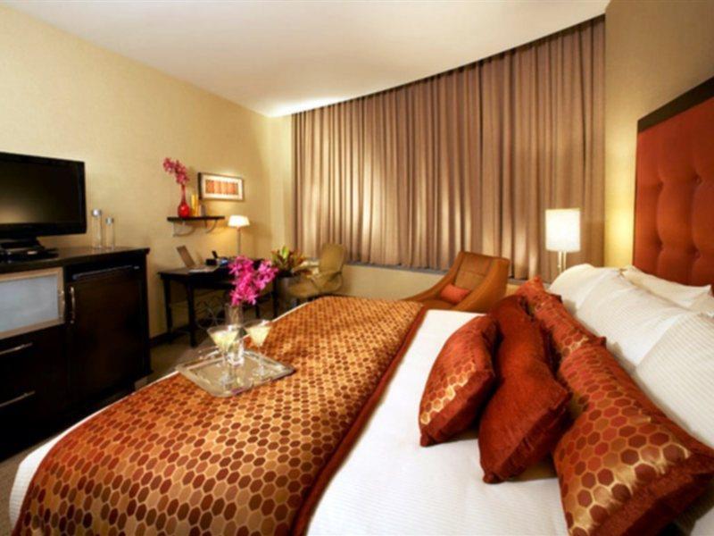 Kinzie Hotel
