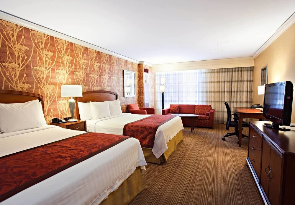 Hotel Courtyard Downtown/magnificent Mile 4*