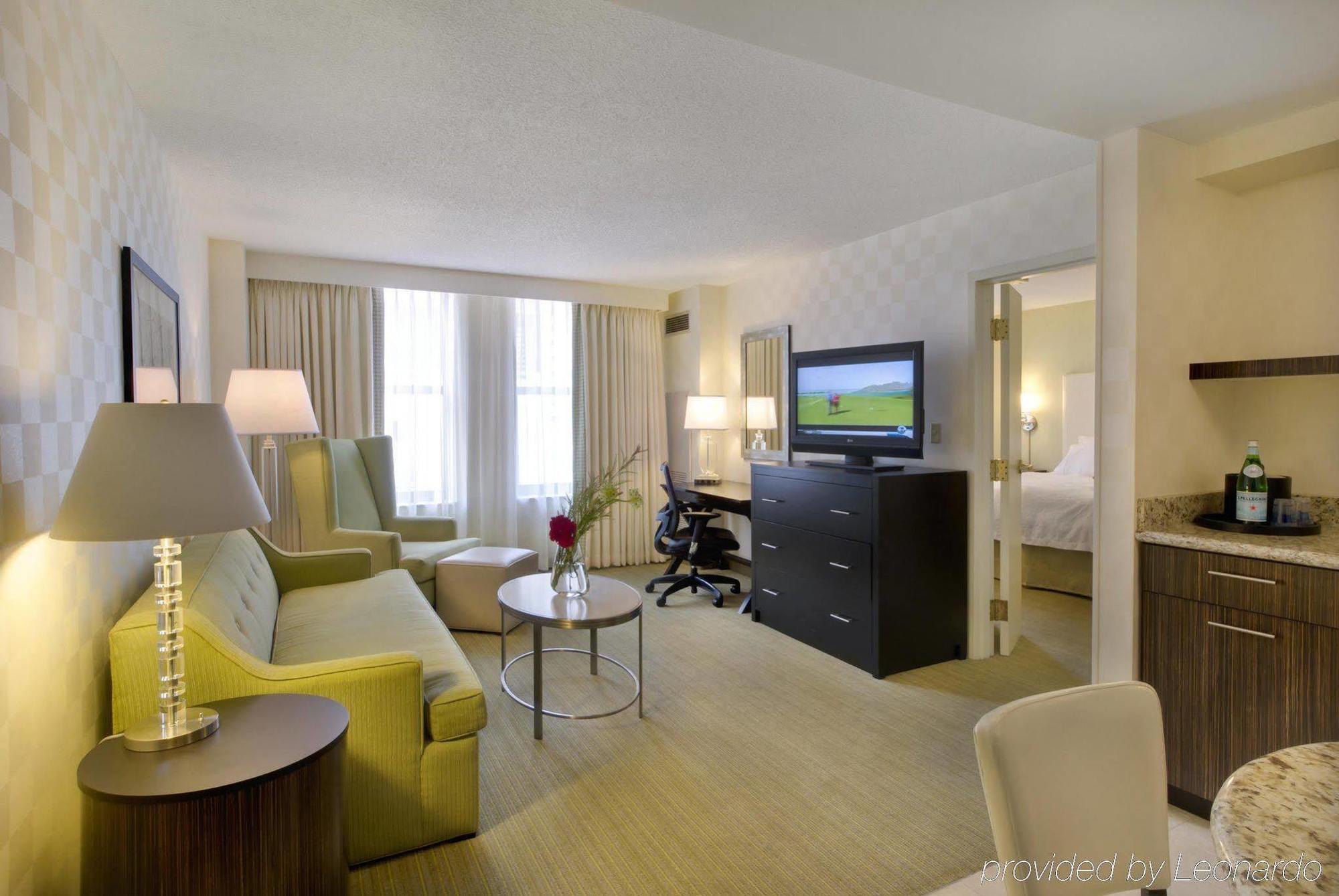 Hampton & Chicago-downtown Hotel 3*