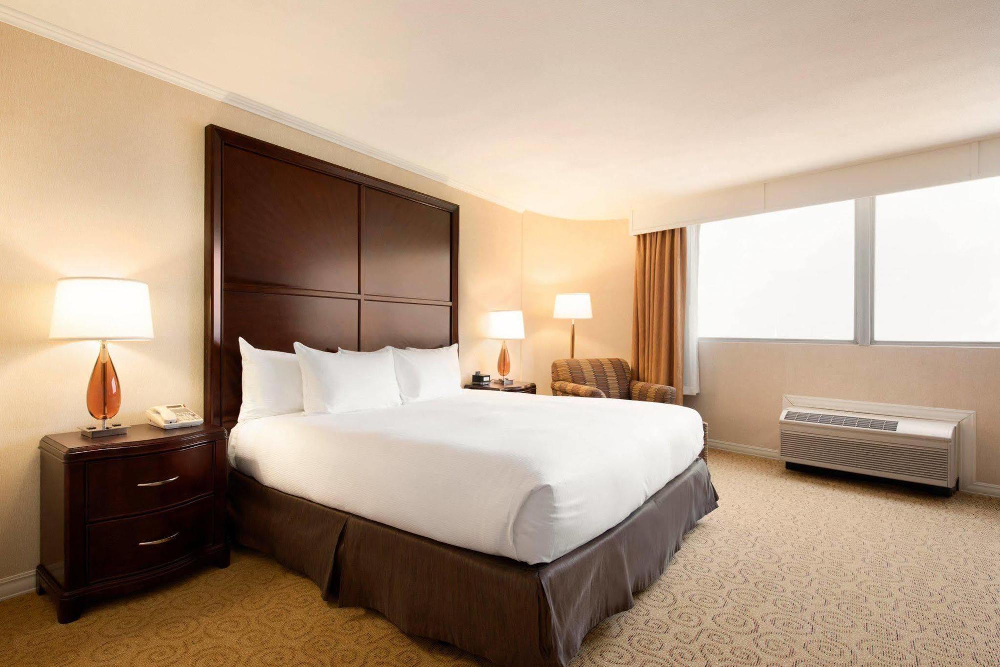 Hilton Chicago/oak Lawn Hotel 3*