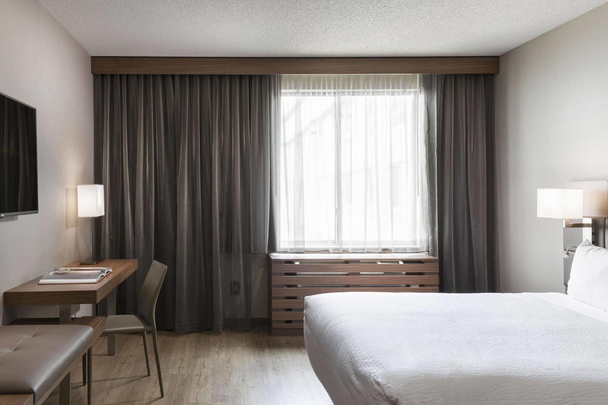 Ac Downtown 4*