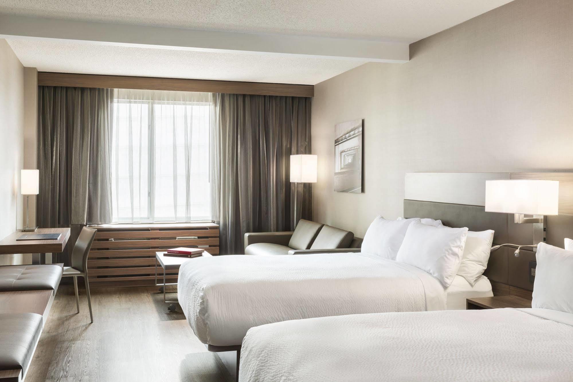 Ac Downtown 4*