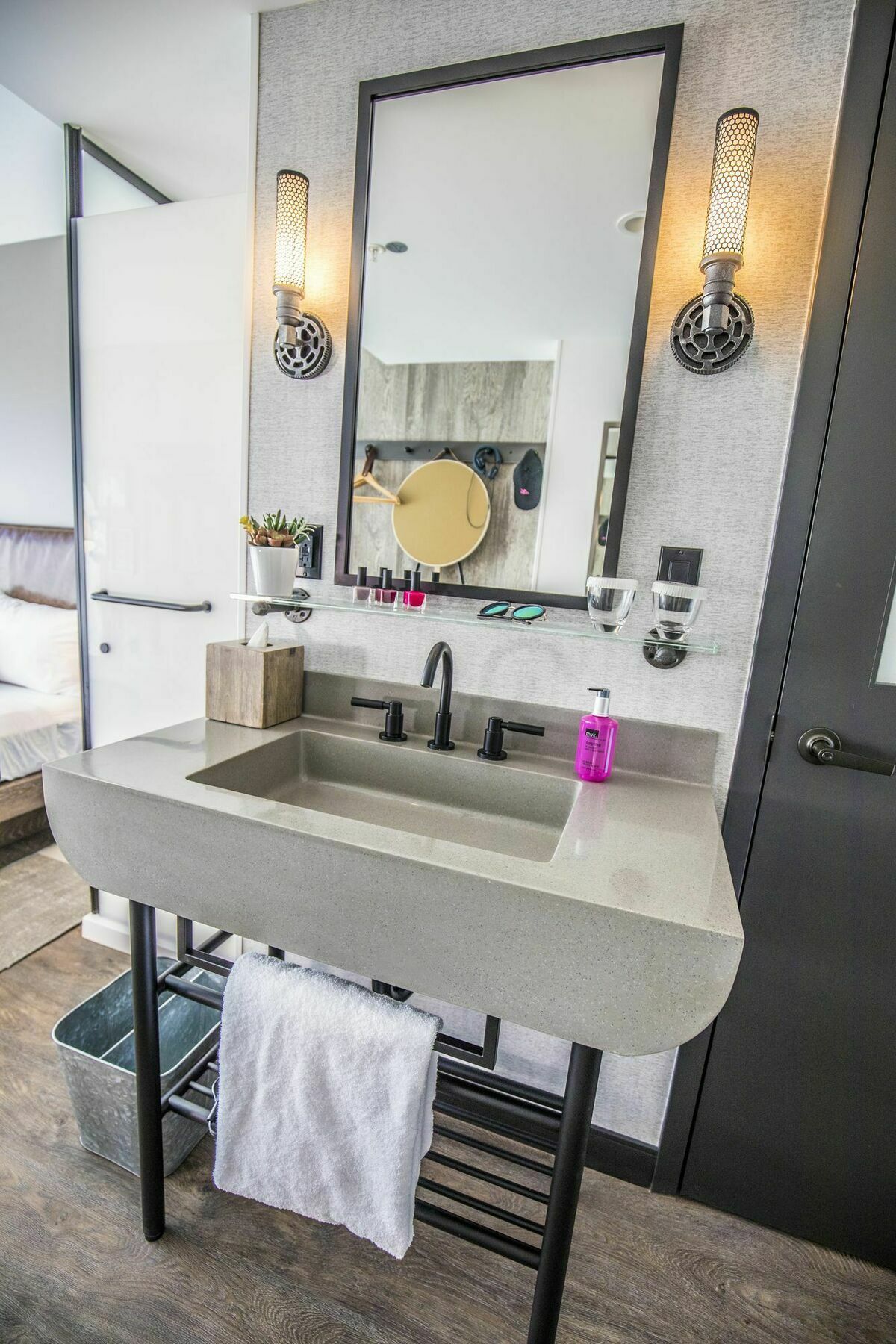 Moxy Downtown 3*