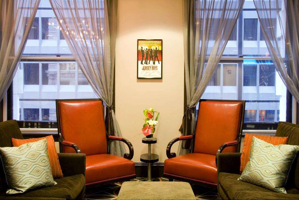 Hotel Hampton Majestic Theatre District 3*
