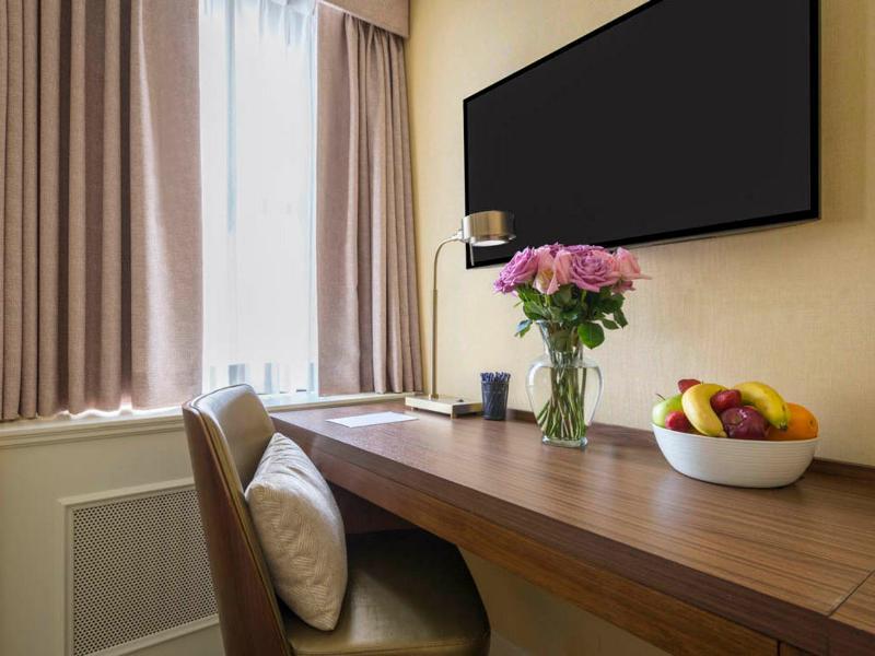 Warwick Allerton Hotel