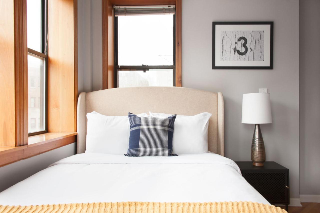 Aparthotel Sonder — Wrigley Field