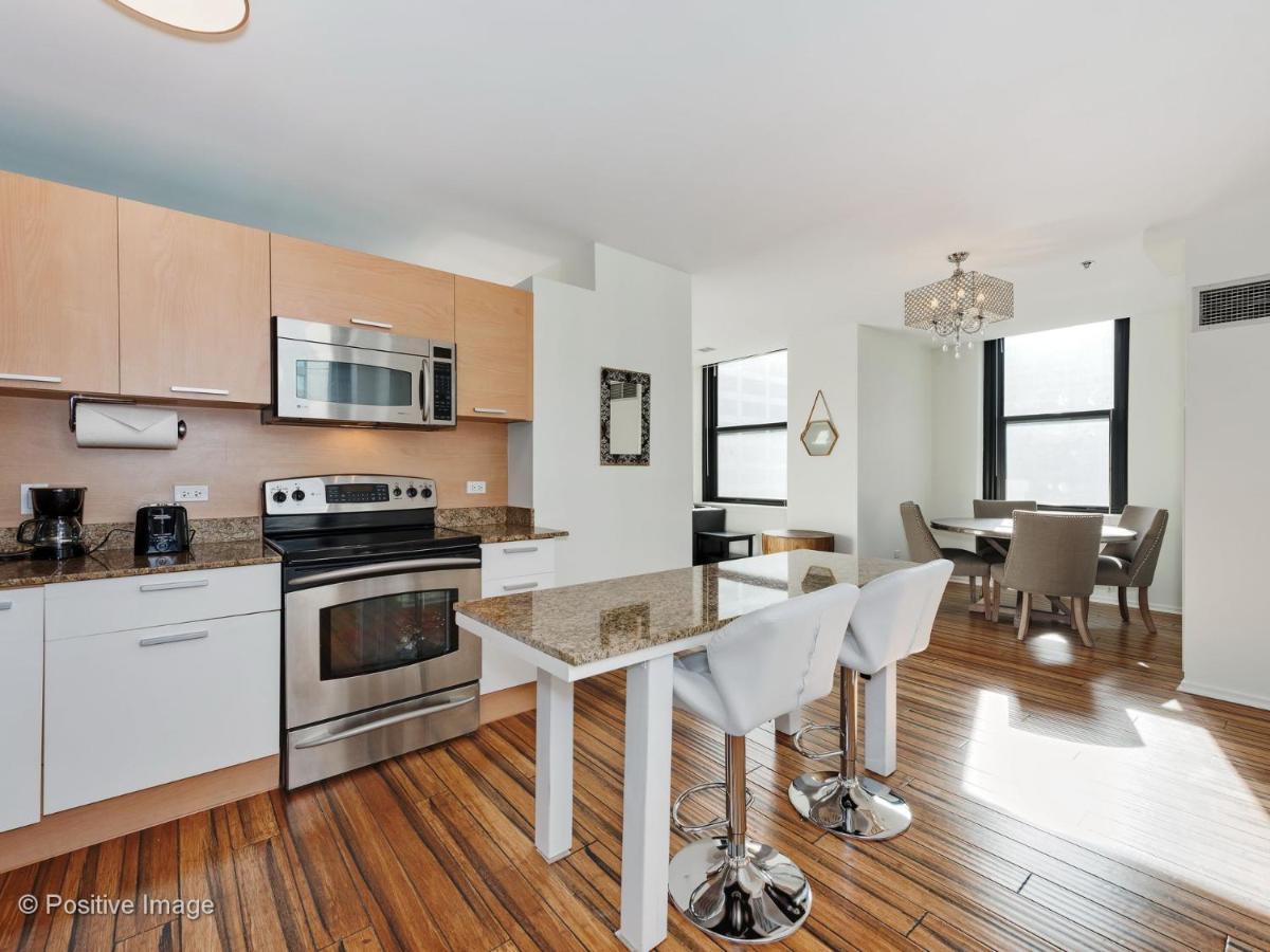 New Walkable 3br In Loop 3*